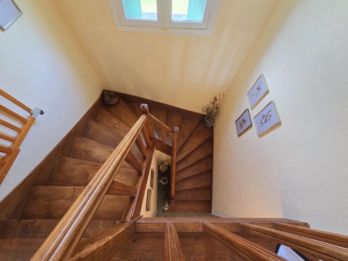 Image No.10-7 Bed House for sale