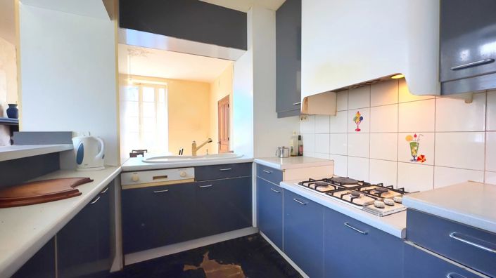 Image No.9-5 Bed House for sale