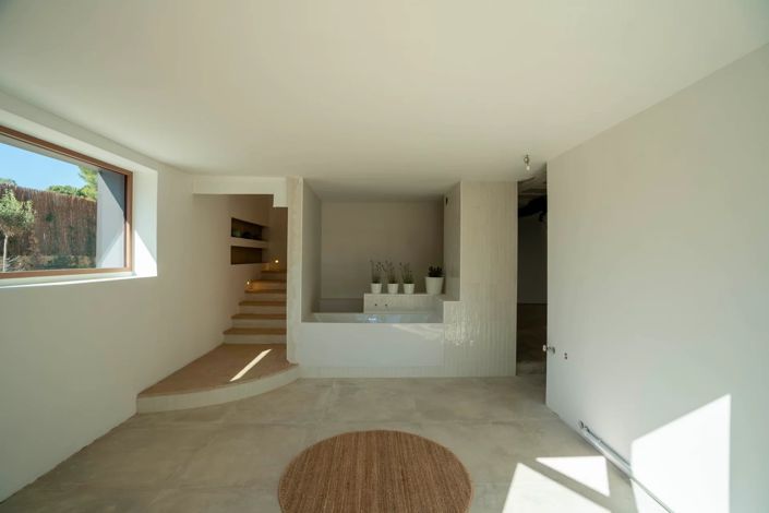 Image No.7-4 Bed House for sale