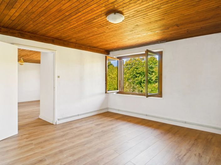 Image No.10-2 Bed House for sale