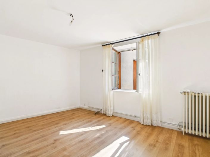 Image No.5-2 Bed House for sale