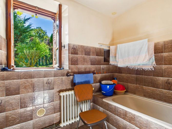 Image No.8-2 Bed House for sale