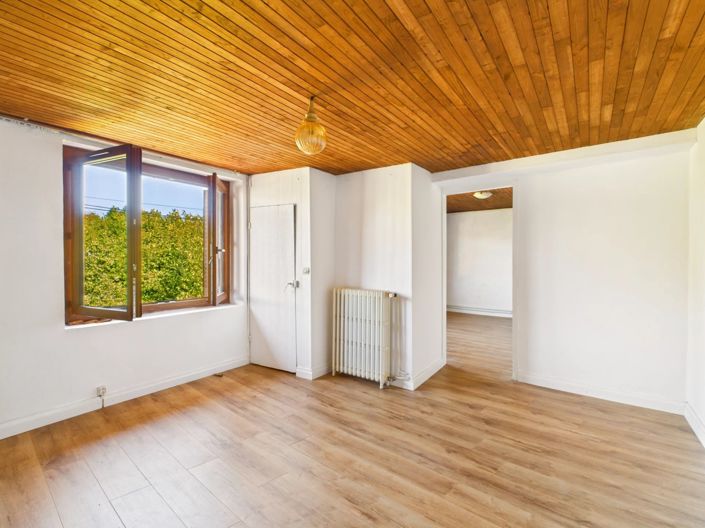 Image No.9-2 Bed House for sale