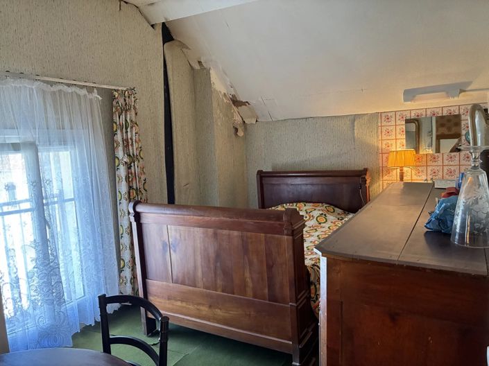 Image No.12-2 Bed House for sale