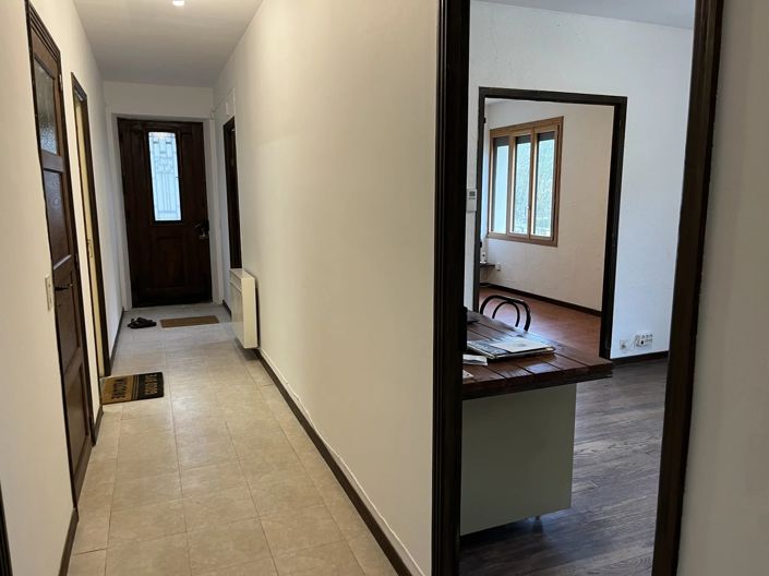 Image No.9-2 Bed House for sale