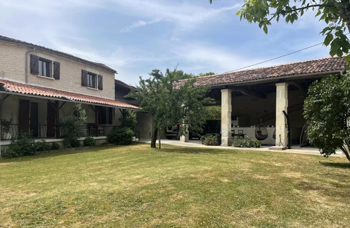 Image No.2-8 Bed House for sale