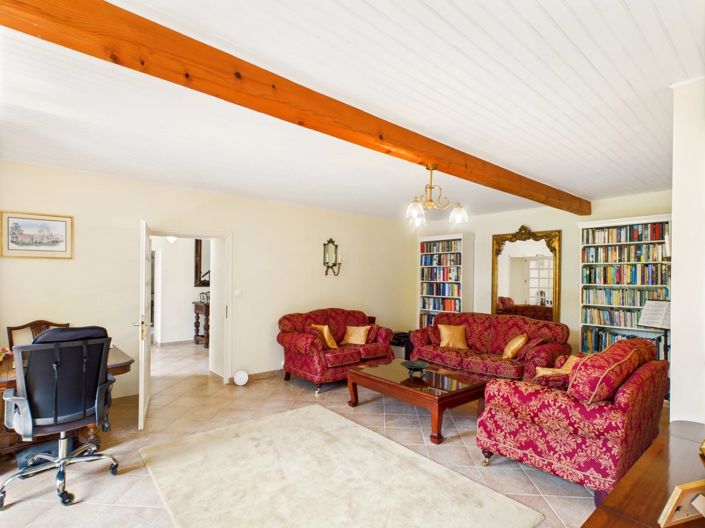 Image No.4-8 Bed House for sale