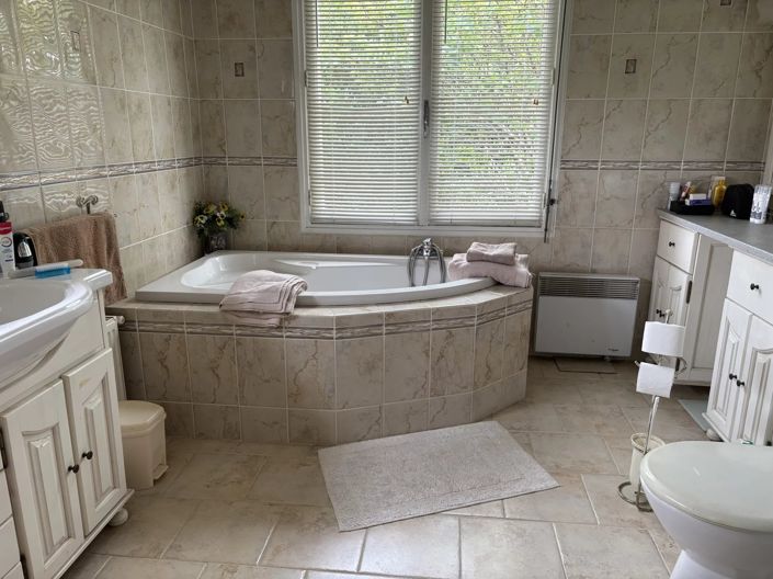 Image No.7-4 Bed House for sale