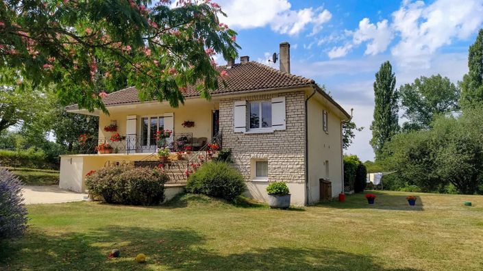 Image No.1-4 Bed House for sale