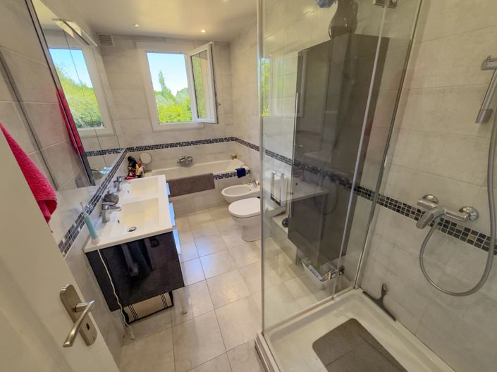 Image No.11-4 Bed House for sale