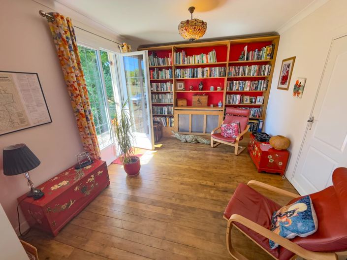 Image No.8-4 Bed House for sale