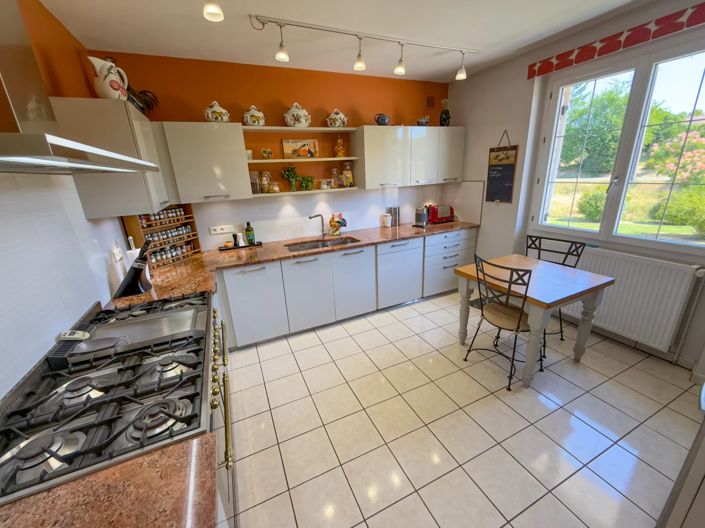 Image No.9-4 Bed House for sale