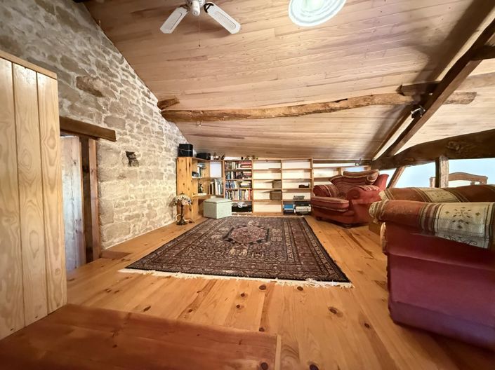 Image No.7-4 Bed House for sale