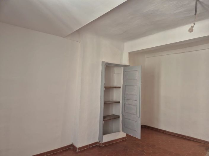 Image No.3-3 Bed Property for sale