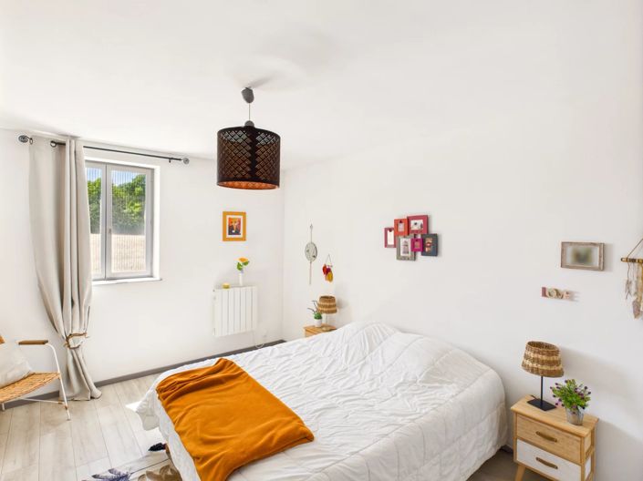 Image No.15-6 Bed House for sale