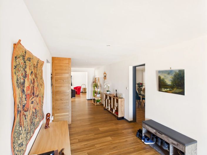 Image No.6-6 Bed House for sale