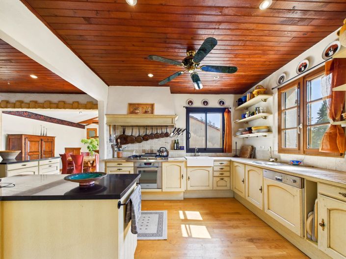 Image No.4-5 Bed Village House for sale