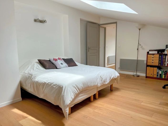 Image No.11-6 Bed House for sale