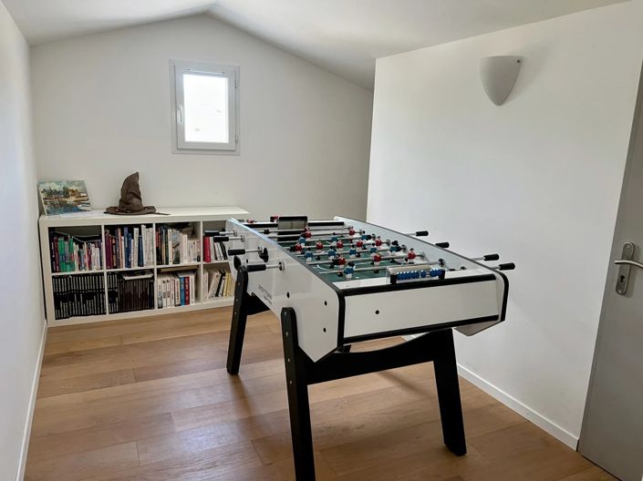 Image No.15-6 Bed House for sale