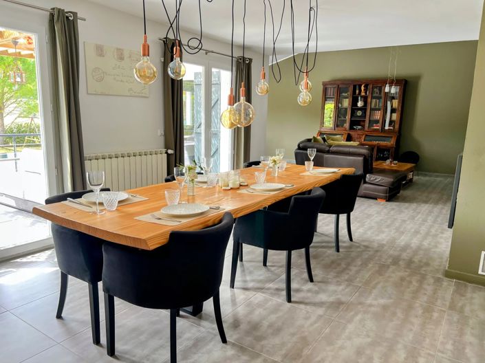 Image No.2-6 Bed House for sale