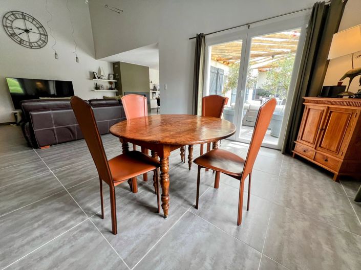 Image No.6-6 Bed House for sale