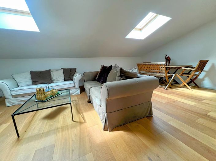 Image No.9-6 Bed House for sale