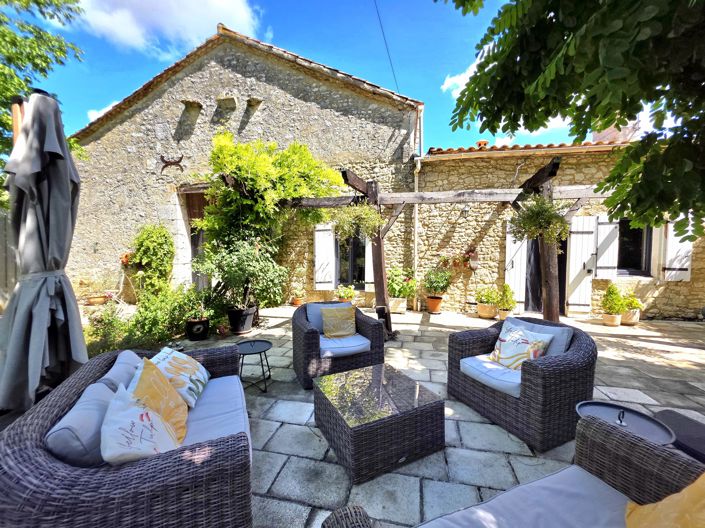 Image No.1-5 Bed House for sale