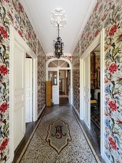 Image No.6-5 Bed House for sale