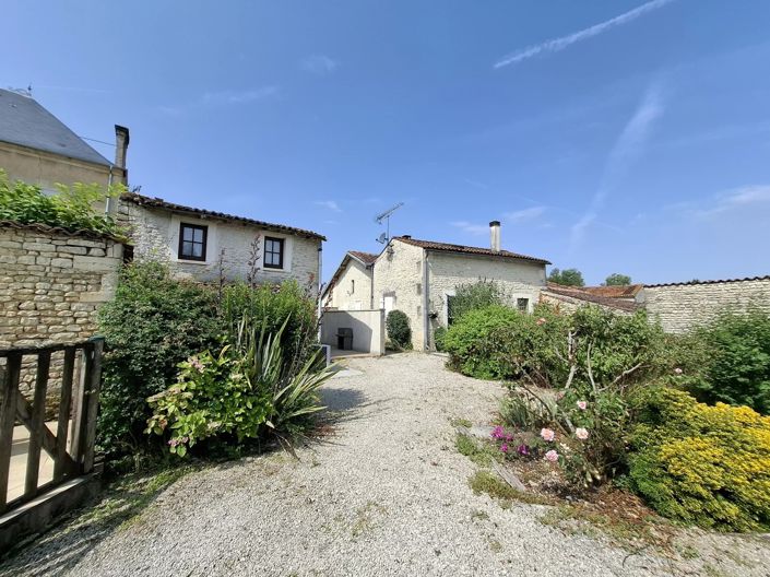 Image No.1-7 Bed Village House for sale