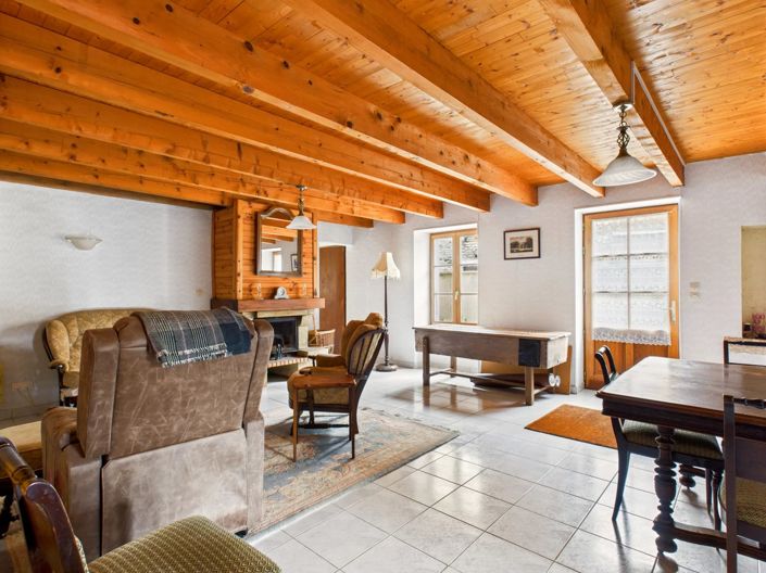 Image No.5-7 Bed Village House for sale