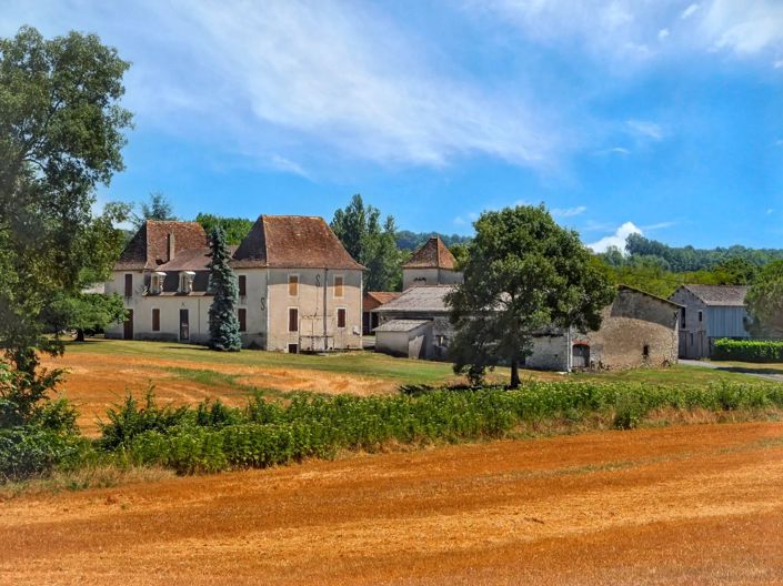 Image No.2-4 Bed Farmhouse for sale