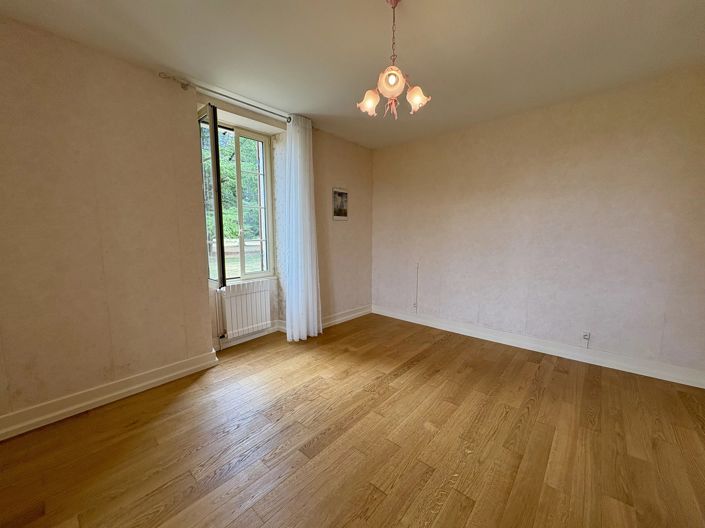 Image No.8-4 Bed Farmhouse for sale