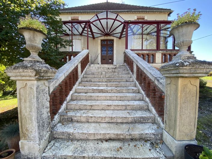 Image No.1-5 Bed House for sale