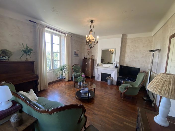 Image No.7-5 Bed House for sale