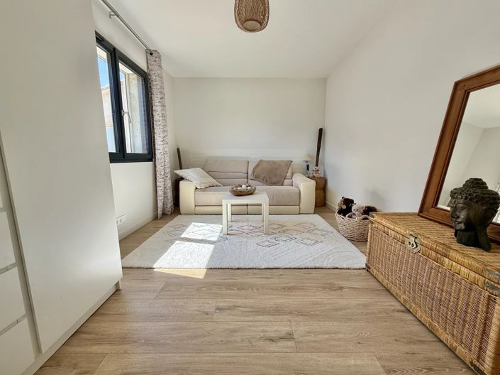 Image No.11-4 Bed House for sale