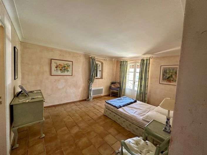 Image No.15-10 Bed House for sale