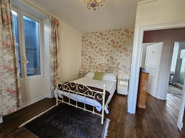 Image No.11-3 Bed Village House for sale