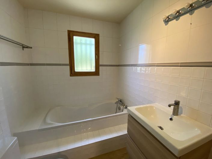 Image No.14-4 Bed House for sale