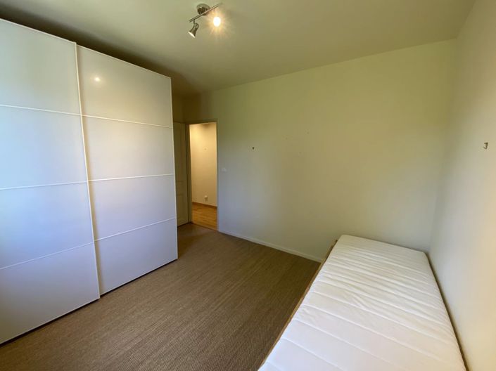 Image No.15-4 Bed House for sale