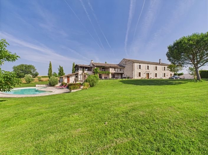 Image No.1-6 Bed House for sale