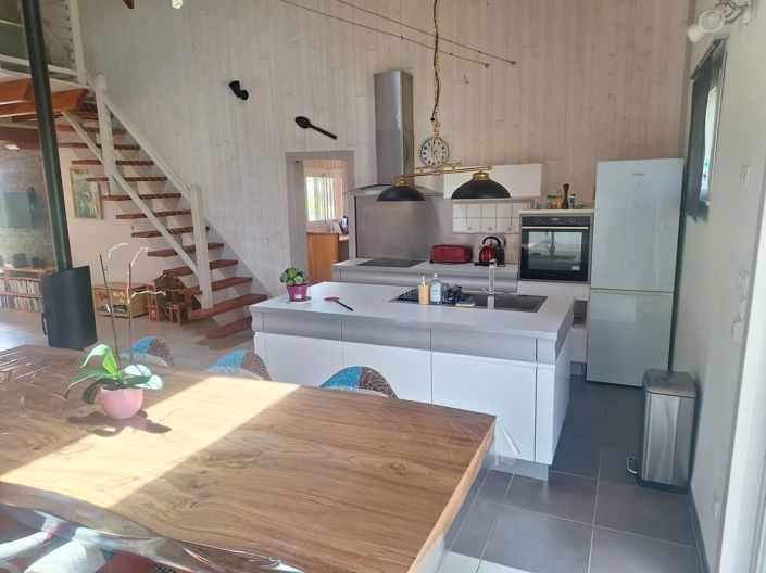 Image No.8-4 Bed House for sale