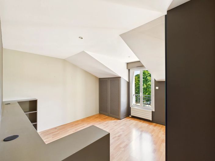 Image No.13-5 Bed House for sale