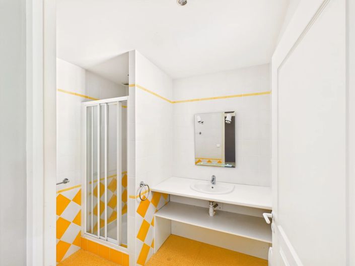 Image No.7-5 Bed House for sale