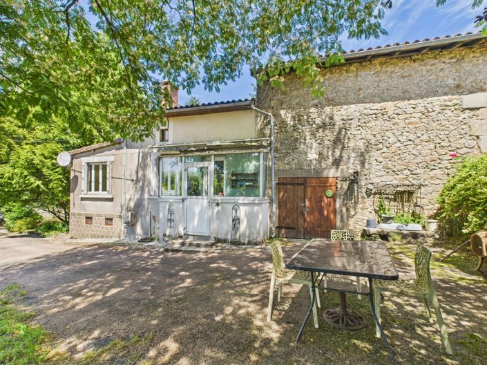 Image No.1-3 Bed Farmhouse for sale