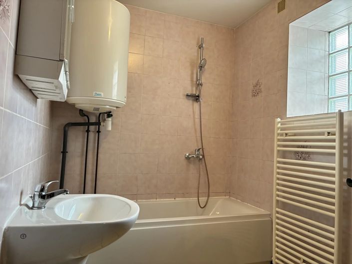 Image No.7-2 Bed Village House for sale