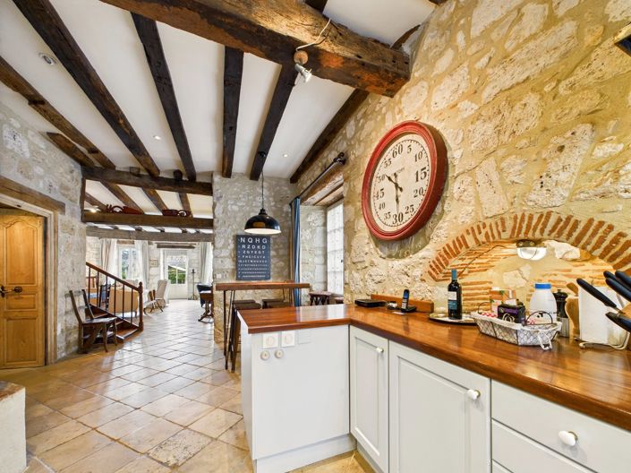 Image No.6-4 Bed Village House for sale