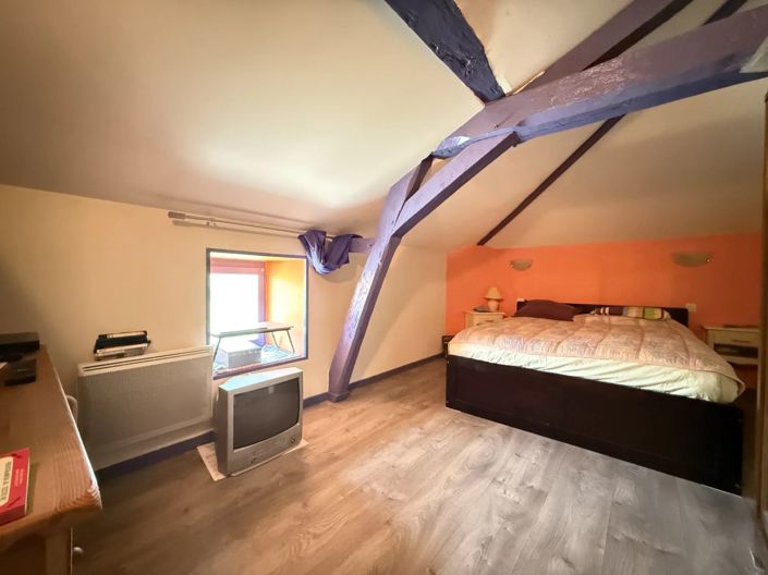 Image No.9-6 Bed House for sale