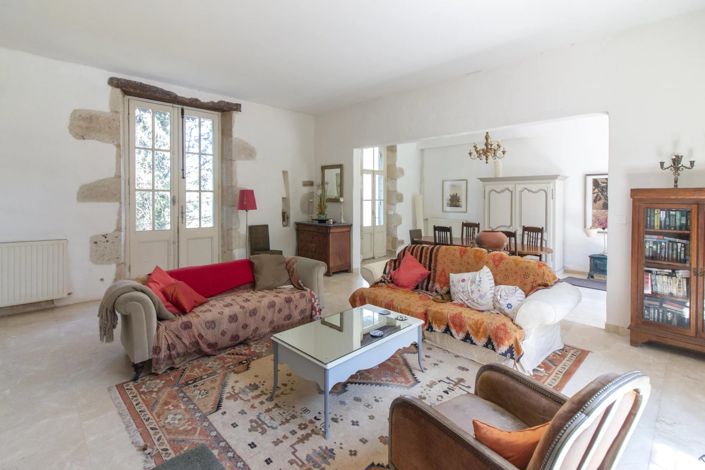 Image No.3-8 Bed House for sale