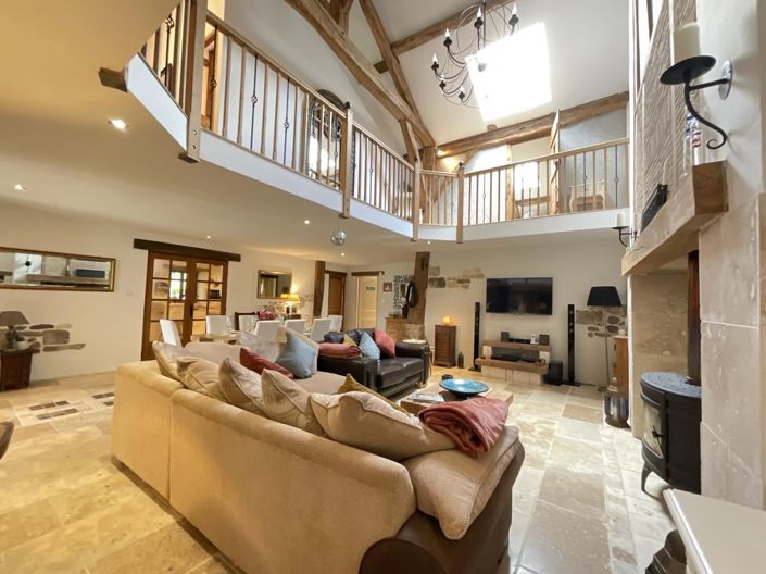 Image No.5-6 Bed Barn for sale