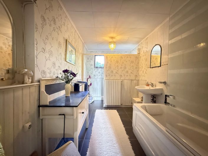 Image No.9-3 Bed House for sale